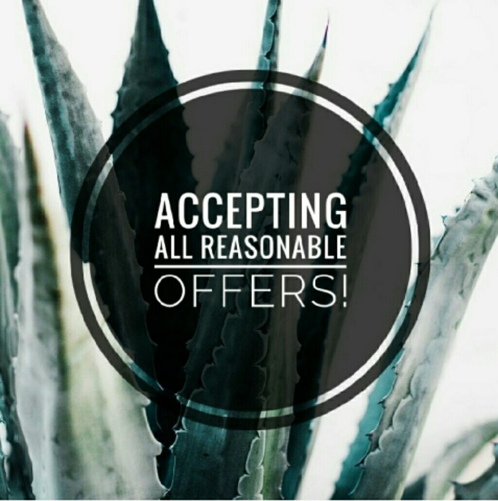 Make an offer 👚👗👈✋😜😊